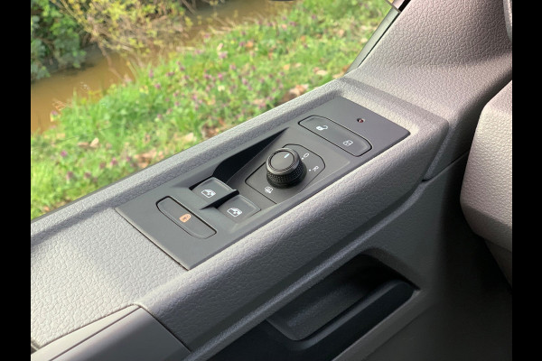 Volkswagen Transporter 2.0 TDI L2H1 30 DC DUBBELCABINE 2021 GARANTIE