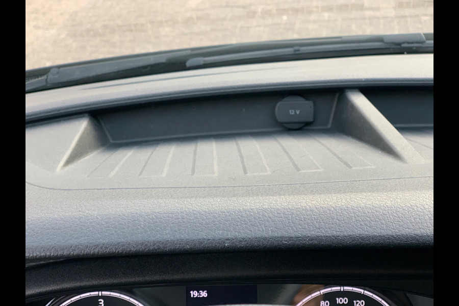 Volkswagen Transporter 2.0 TDI L2H1 30 DC DUBBELCABINE 2021 GARANTIE