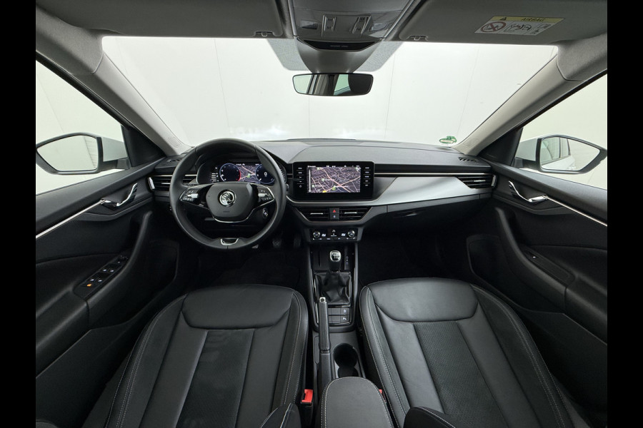 Škoda Kamiq T 111pk 1/2 Leer+Elek.Stoel+Verwarmd Apple Camera Android Auto Navi Ecc Camera Cruise Control Pdc Business Edition Draadloze Tel.lader Lmv 16" Isofix Voorruitverwarming DAB Led 1e Eigenaar Origineel Nederlandse Auto
