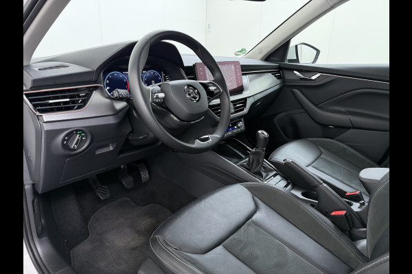 Škoda Kamiq T 111pk 1/2 Leer+Elek.Stoel+Verwarmd Apple Camera Android Auto Navi Ecc Camera Cruise Control Pdc Business Edition Draadloze Tel.lader Lmv 16" Isofix Voorruitverwarming DAB Led 1e Eigenaar Origineel Nederlandse Auto