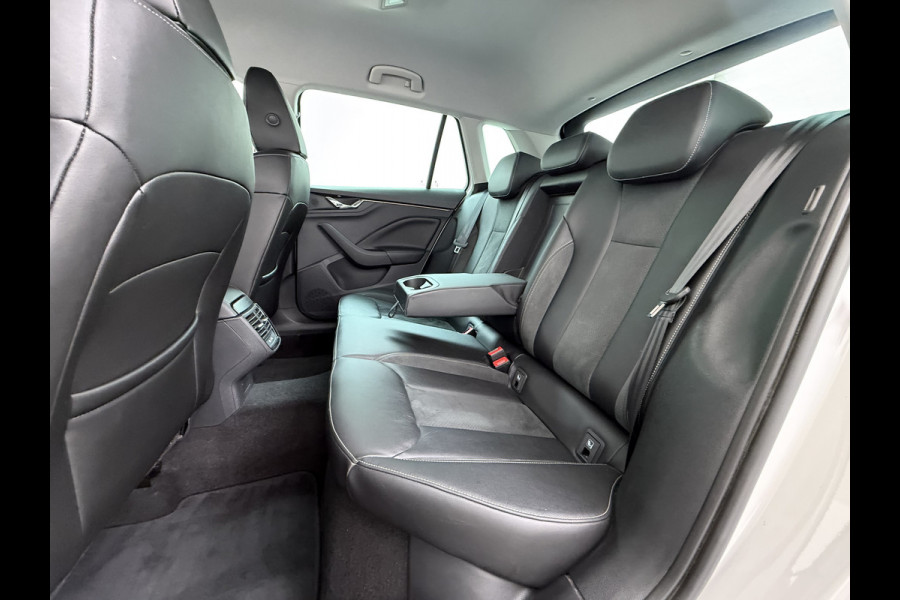 Škoda Kamiq T 111pk 1/2 Leer+Elek.Stoel+Verwarmd Apple Camera Android Auto Navi Ecc Camera Cruise Control Pdc Business Edition Draadloze Tel.lader Lmv 16" Isofix Voorruitverwarming DAB Led 1e Eigenaar Origineel Nederlandse Auto