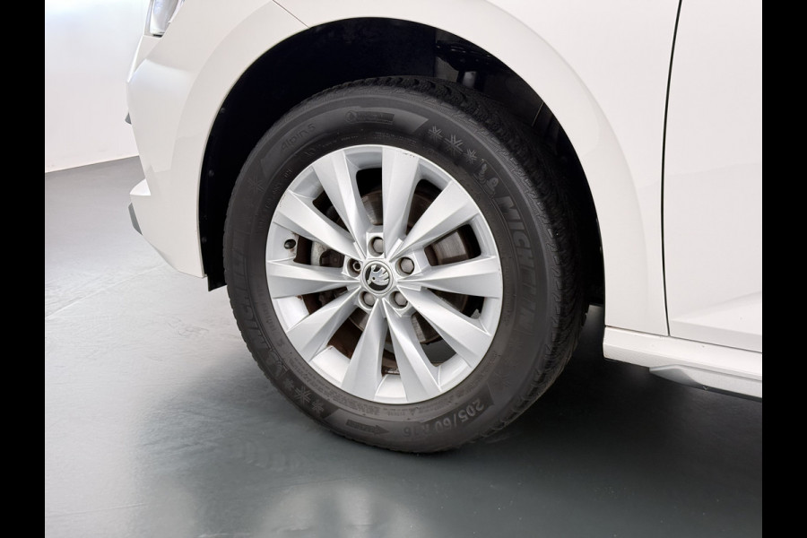 Škoda Kamiq T 111pk 1/2 Leer+Elek.Stoel+Verwarmd Apple Camera Android Auto Navi Ecc Camera Cruise Control Pdc Business Edition Draadloze Tel.lader Lmv 16" Isofix Voorruitverwarming DAB Led 1e Eigenaar Origineel Nederlandse Auto