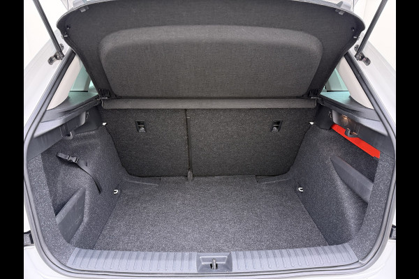 Škoda Kamiq T 111pk 1/2 Leer+Elek.Stoel+Verwarmd Apple Camera Android Auto Navi Ecc Camera Cruise Control Pdc Business Edition Draadloze Tel.lader Lmv 16" Isofix Voorruitverwarming DAB Led 1e Eigenaar Origineel Nederlandse Auto