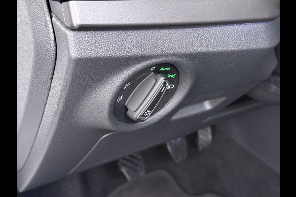 Škoda Kamiq T 111pk 1/2 Leer+Elek.Stoel+Verwarmd Apple Camera Android Auto Navi Ecc Camera Cruise Control Pdc Business Edition Draadloze Tel.lader Lmv 16" Isofix Voorruitverwarming DAB Led 1e Eigenaar Origineel Nederlandse Auto