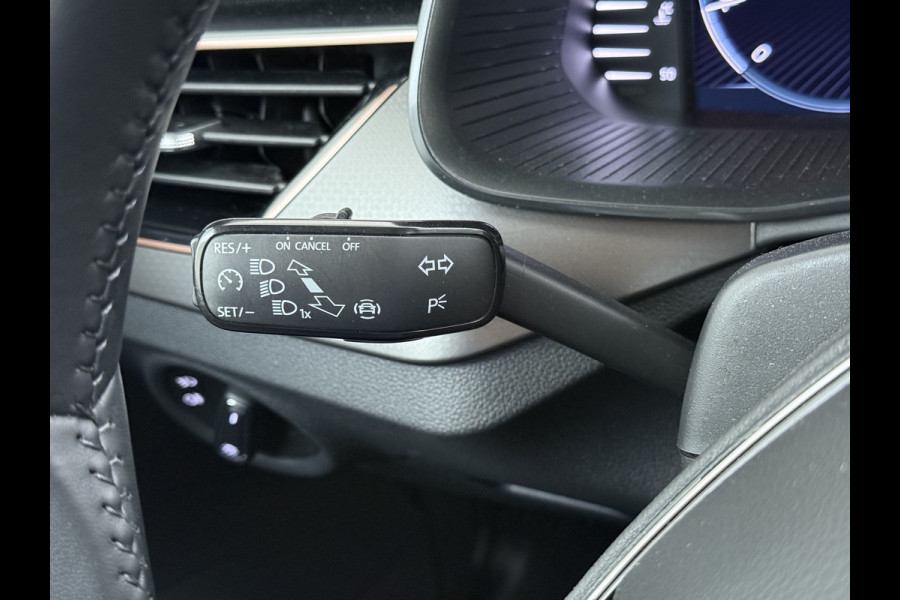 Škoda Kamiq T 111pk 1/2 Leer+Elek.Stoel+Verwarmd Apple Camera Android Auto Navi Ecc Camera Cruise Control Pdc Business Edition Draadloze Tel.lader Lmv 16" Isofix Voorruitverwarming DAB Led 1e Eigenaar Origineel Nederlandse Auto