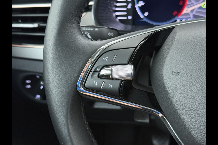 Škoda Kamiq T 111pk 1/2 Leer+Elek.Stoel+Verwarmd Apple Camera Android Auto Navi Ecc Camera Cruise Control Pdc Business Edition Draadloze Tel.lader Lmv 16" Isofix Voorruitverwarming DAB Led 1e Eigenaar Origineel Nederlandse Auto