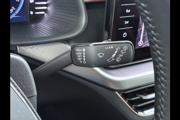 Škoda Kamiq T 111pk 1/2 Leer+Elek.Stoel+Verwarmd Apple Camera Android Auto Navi Ecc Camera Cruise Control Pdc Business Edition Draadloze Tel.lader Lmv 16" Isofix Voorruitverwarming DAB Led 1e Eigenaar Origineel Nederlandse Auto