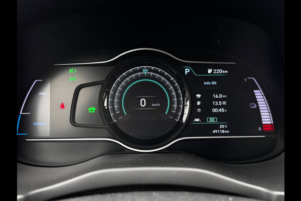 Hyundai Kona EV Comfort Smart 39 kWh | 100% SOH | Trekhaak | Camera | Stoel + Stuurverwarming | Navigatie