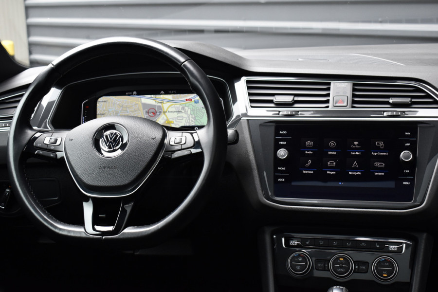 Volkswagen Tiguan 1.5 TSI R-Line | Pano | ACC | Virtual Cockpit | Camera | LED plus |
