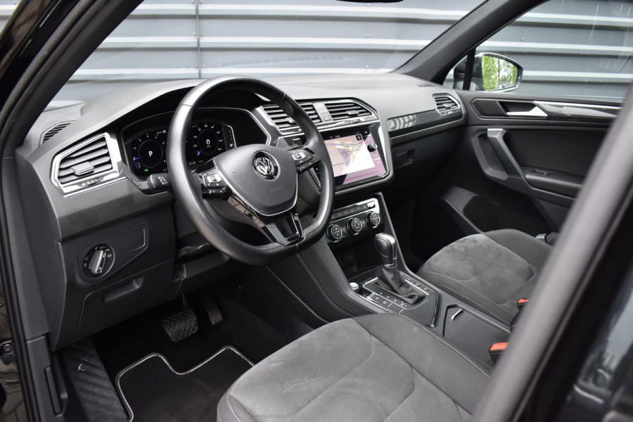 Volkswagen Tiguan 1.5 TSI R-Line | Pano | ACC | Virtual Cockpit | Camera | LED plus |
