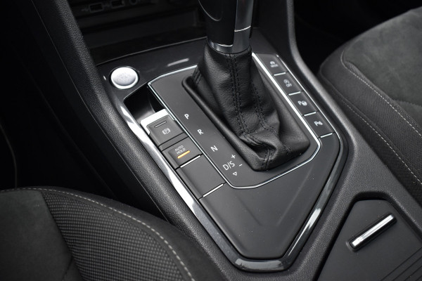Volkswagen Tiguan 1.5 TSI R-Line | Pano | ACC | Virtual Cockpit | Camera | LED plus |