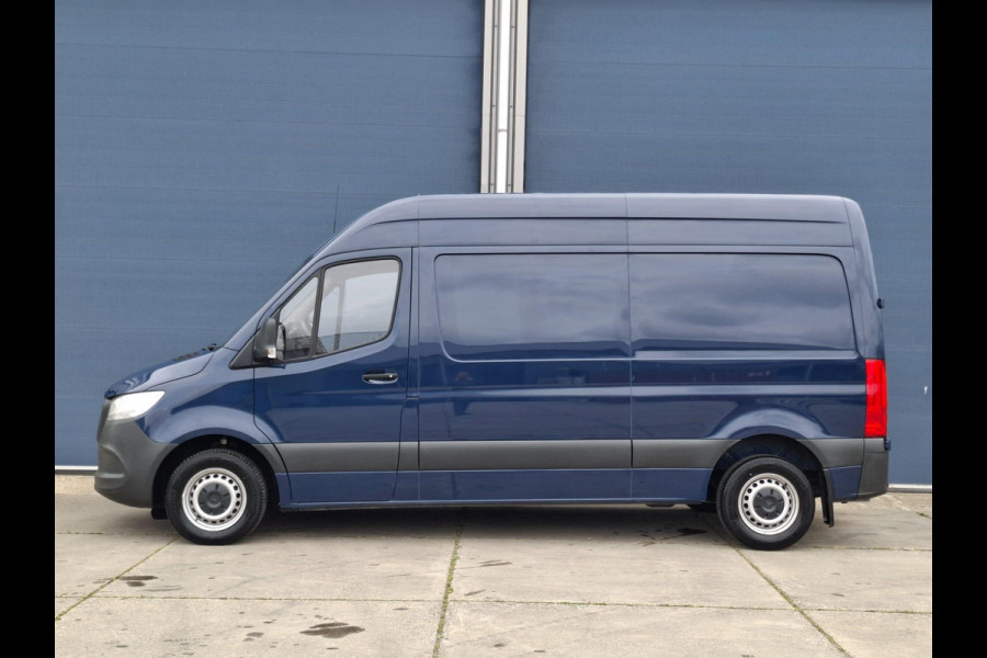 Mercedes-Benz Sprinter 311 2.2 CDI L2H2 AIRCO / CAMERA / 3 ZITS / DEALER ONDERHOUDEN / NAVI