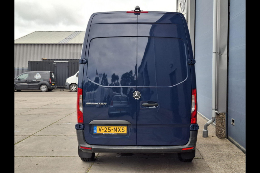 Mercedes-Benz Sprinter 311 2.2 CDI L2H2 AIRCO / CAMERA / 3 ZITS / DEALER ONDERHOUDEN / NAVI
