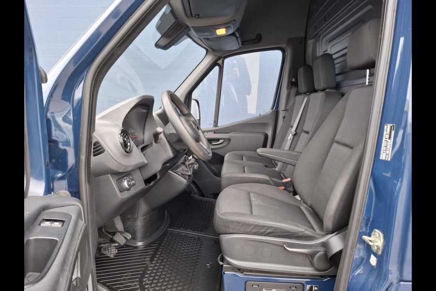 Mercedes-Benz Sprinter 311 2.2 CDI L2H2 AIRCO / CAMERA / 3 ZITS / DEALER ONDERHOUDEN / NAVI