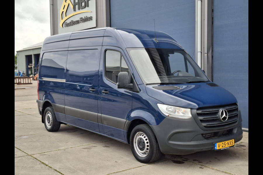 Mercedes-Benz Sprinter 311 2.2 CDI L2H2 AIRCO / CAMERA / 3 ZITS / DEALER ONDERHOUDEN / NAVI