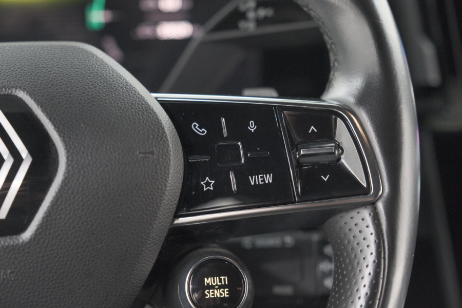 Renault Mégane E-Tech EV60 Optimum Charge Iconic | Adaptieve Cruise Control | Camera | Dodehoekdetectie | Massagefunctie