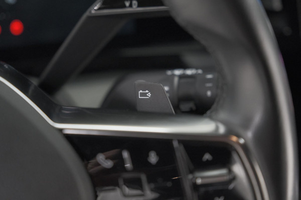 Renault Mégane E-Tech EV60 Optimum Charge Iconic | Adaptieve Cruise Control | Camera | Dodehoekdetectie | Massagefunctie