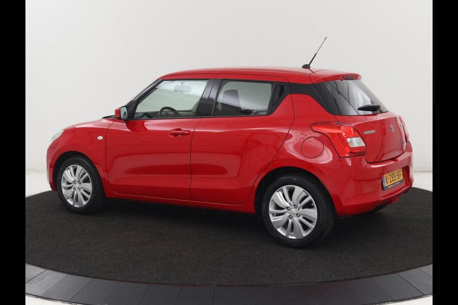 Suzuki Swift 1.2 Select Smart Hybrid | Stoelverwarming | Carplay | Camera | Airco | Cruise control | Bluetooth | Getint glas
