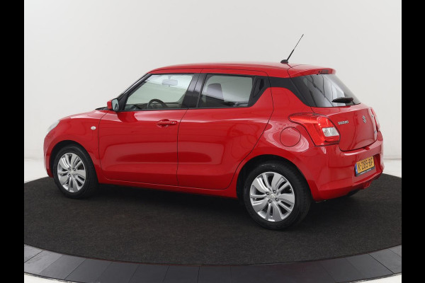 Suzuki Swift 1.2 Select Smart Hybrid | Stoelverwarming | Carplay | Camera | Airco | Cruise control | Bluetooth | Getint glas