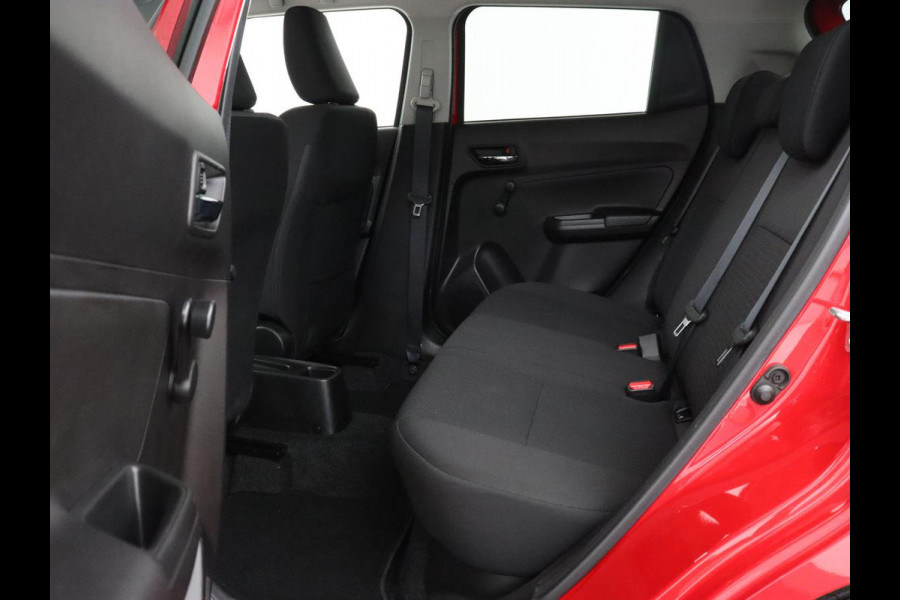 Suzuki Swift 1.2 Select Smart Hybrid | Stoelverwarming | Carplay | Camera | Airco | Cruise control | Bluetooth | Getint glas