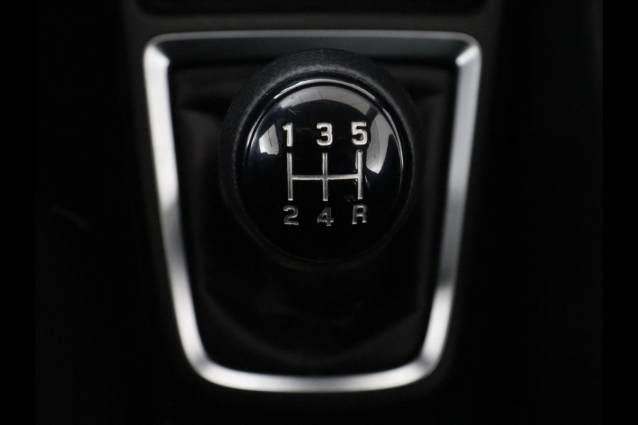 Suzuki Swift 1.2 Select Smart Hybrid | Stoelverwarming | Carplay | Camera | Airco | Cruise control | Bluetooth | Getint glas