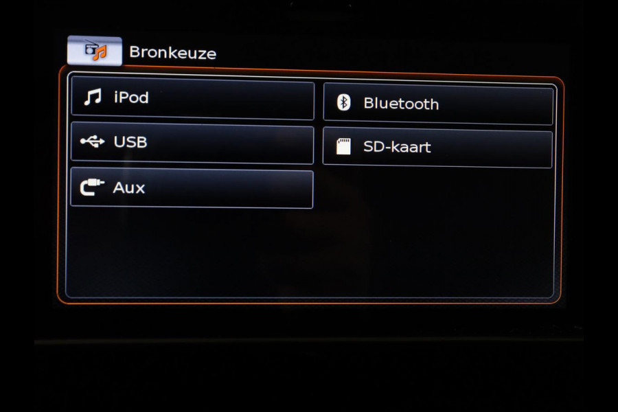 Suzuki Swift 1.2 Select Smart Hybrid | Stoelverwarming | Carplay | Camera | Airco | Cruise control | Bluetooth | Getint glas