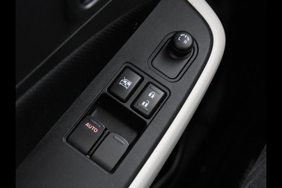 Suzuki Swift 1.2 Select Smart Hybrid | Stoelverwarming | Carplay | Camera | Airco | Cruise control | Bluetooth | Getint glas
