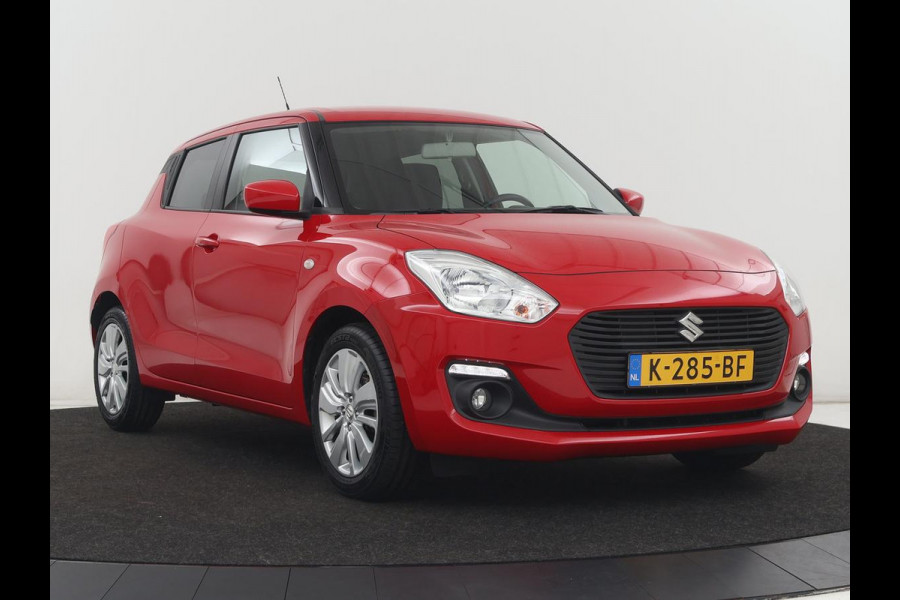 Suzuki Swift 1.2 Select Smart Hybrid | Stoelverwarming | Carplay | Camera | Airco | Cruise control | Bluetooth | Getint glas