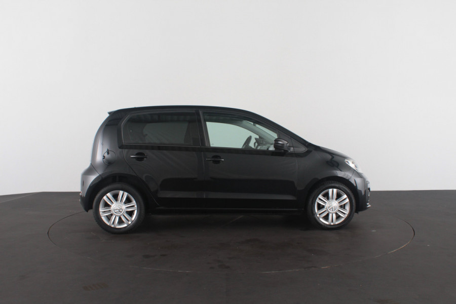 Volkswagen up! 1.0 BMT high > 75pk!/Cruise control/Stoelverwarming/LM velgen