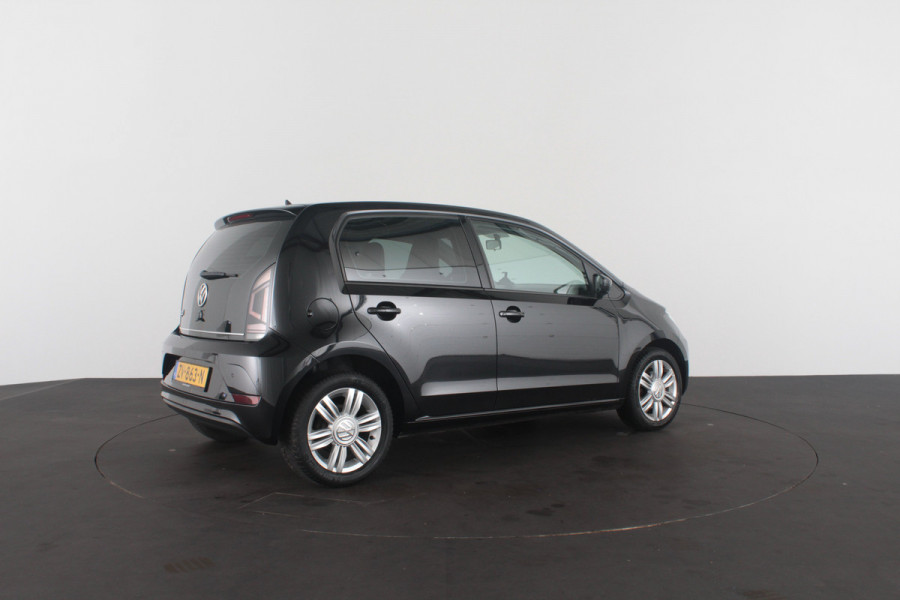 Volkswagen up! 1.0 BMT high > 75pk!/Cruise control/Stoelverwarming/LM velgen