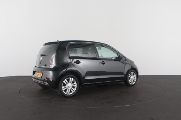 Volkswagen up! 1.0 BMT high > 75pk!/Cruise control/Stoelverwarming/LM velgen