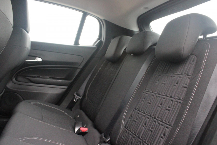 Fiat 600 1.2 Hybrid 110PK AUTOMAAT URBAN | STOEL/VOORRUIT VERWARMING | KEYLESS ENTRY/START | 17" LICHTEMATELN VELGEN | DRAADLOZE TELEFOONLADER | DRAADLOZE APPLE CARPLAY/ANDROID AUTO | NAVIGATIE | DAB+ RADIO | PARKEERSENSOREN VOOR + ACHTER | ACHTERUITRIJ CAMERA | CRUISE CONTROL | LED KOPLAMPEN |
