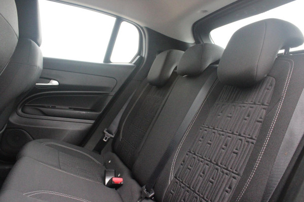 Fiat 600 1.2 Hybrid 110PK AUTOMAAT URBAN | STOEL/VOORRUIT VERWARMING | KEYLESS ENTRY/START | 17" LICHTEMATELN VELGEN | DRAADLOZE TELEFOONLADER | DRAADLOZE APPLE CARPLAY/ANDROID AUTO | NAVIGATIE | DAB+ RADIO | PARKEERSENSOREN VOOR + ACHTER | ACHTERUITRIJ CAMERA | CRUISE CONTROL | LED KOPLAMPEN |