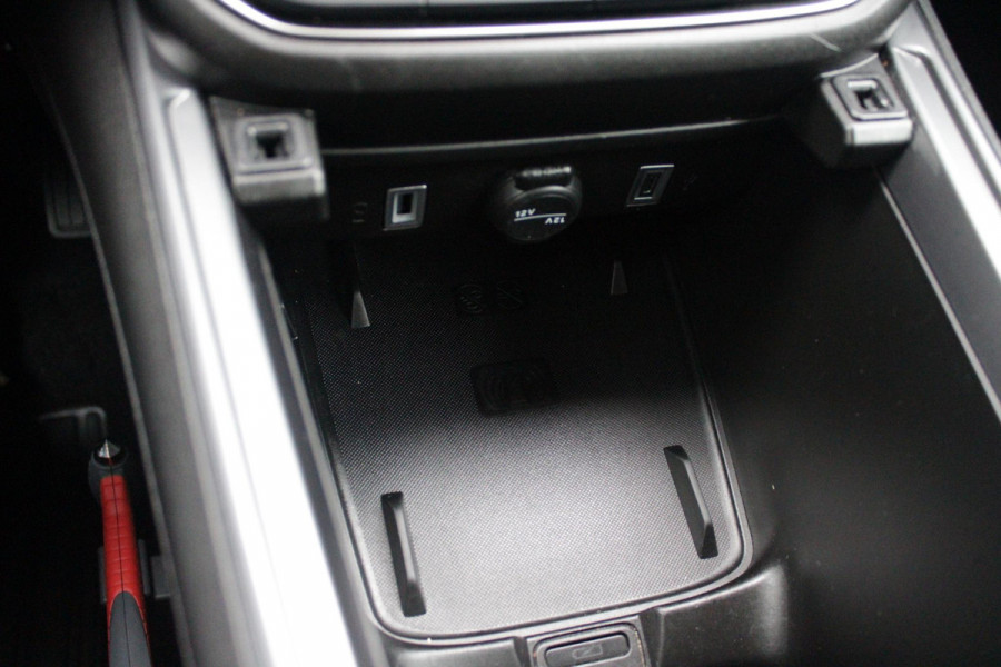 Fiat 600 1.2 Hybrid 110PK AUTOMAAT URBAN | STOEL/VOORRUIT VERWARMING | KEYLESS ENTRY/START | 17" LICHTEMATELN VELGEN | DRAADLOZE TELEFOONLADER | DRAADLOZE APPLE CARPLAY/ANDROID AUTO | NAVIGATIE | DAB+ RADIO | PARKEERSENSOREN VOOR + ACHTER | ACHTERUITRIJ CAMERA | CRUISE CONTROL | LED KOPLAMPEN |
