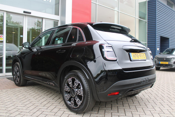 Fiat 600 1.2 Hybrid 110PK AUTOMAAT URBAN | STOEL/VOORRUIT VERWARMING | KEYLESS ENTRY/START | 17" LICHTEMATELN VELGEN | DRAADLOZE TELEFOONLADER | DRAADLOZE APPLE CARPLAY/ANDROID AUTO | NAVIGATIE | DAB+ RADIO | PARKEERSENSOREN VOOR + ACHTER | ACHTERUITRIJ CAMERA | CRUISE CONTROL | LED KOPLAMPEN |