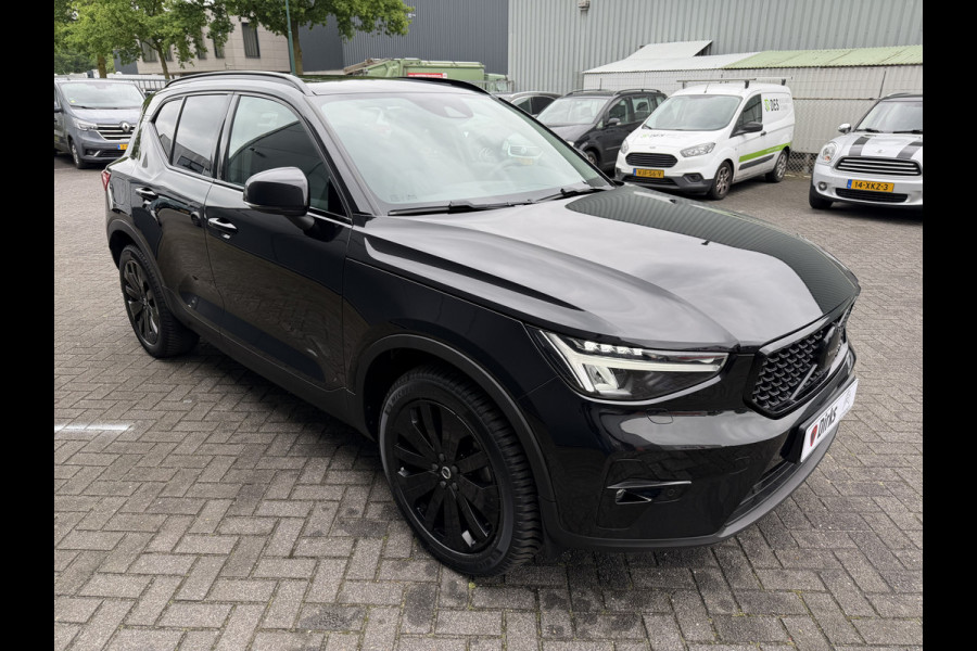 Volvo XC40 1.5 T4 Plug-in hybrid Ultimate Dark (Elektrisch Schuifdak - Trekhaak - Harman/Kardon - Leder incl verwarming/geheugen - Elektris