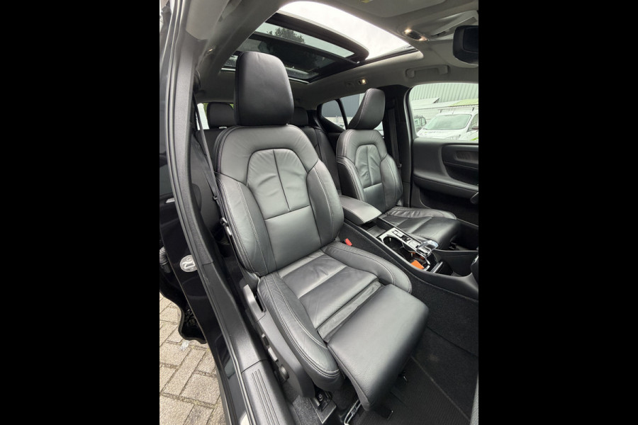 Volvo XC40 1.5 T4 Plug-in hybrid Ultimate Dark (Elektrisch Schuifdak - Trekhaak - Harman/Kardon - Leder incl verwarming/geheugen - Elektris