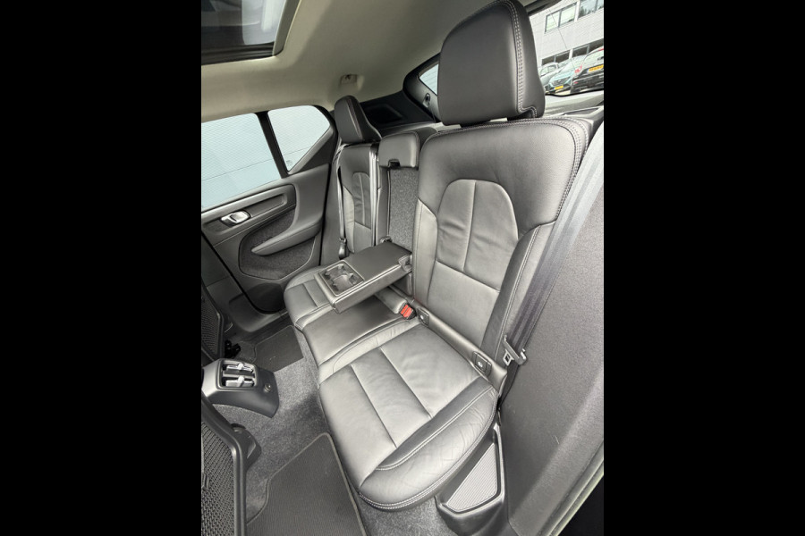 Volvo XC40 1.5 T4 Plug-in hybrid Ultimate Dark (Elektrisch Schuifdak - Trekhaak - Harman/Kardon - Leder incl verwarming/geheugen - Elektris