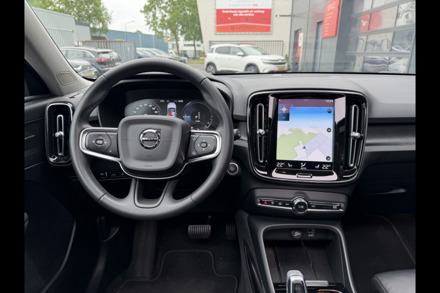 Volvo XC40 1.5 T4 Plug-in hybrid Ultimate Dark (Elektrisch Schuifdak - Trekhaak - Harman/Kardon - Leder incl verwarming/geheugen - Elektris