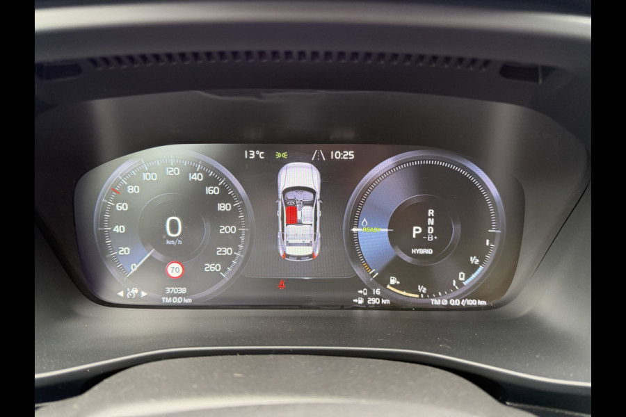 Volvo XC40 1.5 T4 Plug-in hybrid Ultimate Dark (Elektrisch Schuifdak - Trekhaak - Harman/Kardon - Leder incl verwarming/geheugen - Elektris