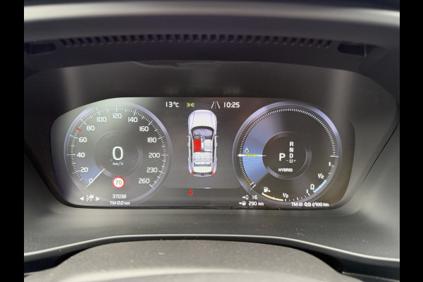 Volvo XC40 1.5 T4 Plug-in hybrid Ultimate Dark (Elektrisch Schuifdak - Trekhaak - Harman/Kardon - Leder incl verwarming/geheugen - Elektris