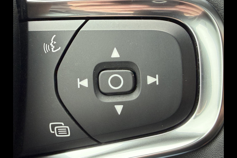 Volvo XC40 1.5 T4 Plug-in hybrid Ultimate Dark (Elektrisch Schuifdak - Trekhaak - Harman/Kardon - Leder incl verwarming/geheugen - Elektris
