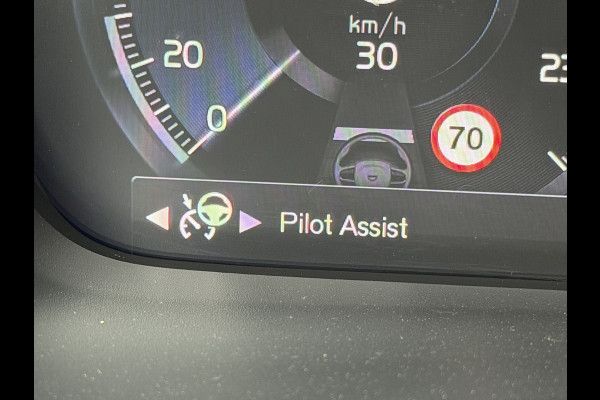 Volvo XC40 1.5 T4 Plug-in hybrid Ultimate Dark (Elektrisch Schuifdak - Trekhaak - Harman/Kardon - Leder incl verwarming/geheugen - Elektris