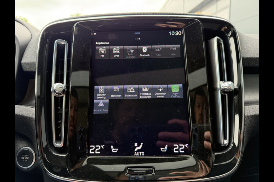 Volvo XC40 1.5 T4 Plug-in hybrid Ultimate Dark (Elektrisch Schuifdak - Trekhaak - Harman/Kardon - Leder incl verwarming/geheugen - Elektris