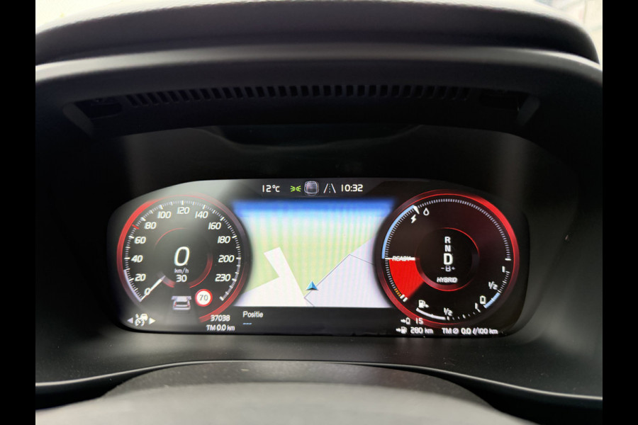 Volvo XC40 1.5 T4 Plug-in hybrid Ultimate Dark (Elektrisch Schuifdak - Trekhaak - Harman/Kardon - Leder incl verwarming/geheugen - Elektris
