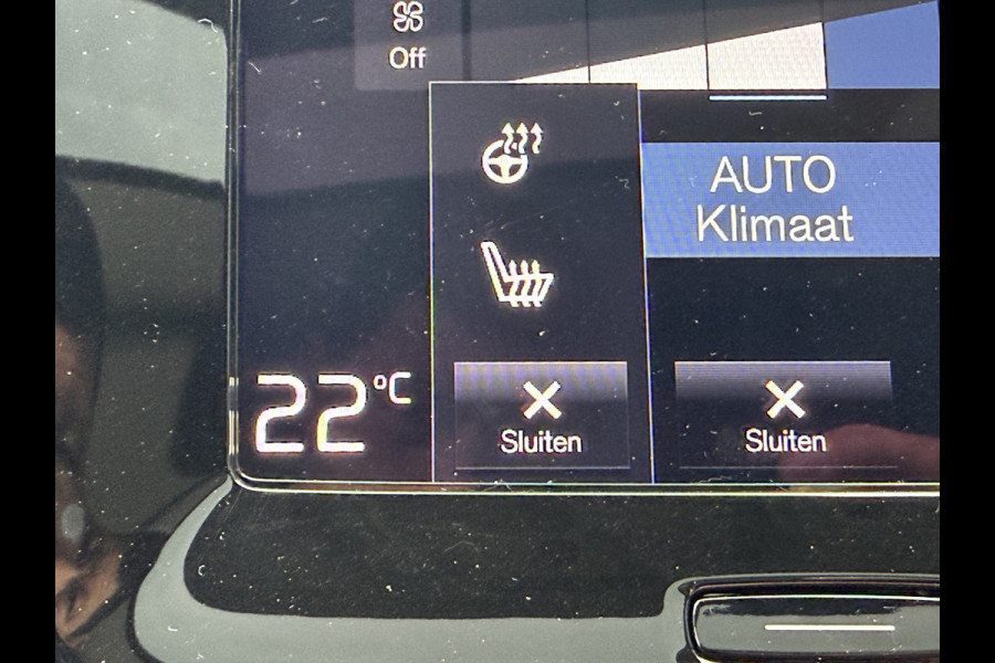 Volvo XC40 1.5 T4 Plug-in hybrid Ultimate Dark (Elektrisch Schuifdak - Trekhaak - Harman/Kardon - Leder incl verwarming/geheugen - Elektris