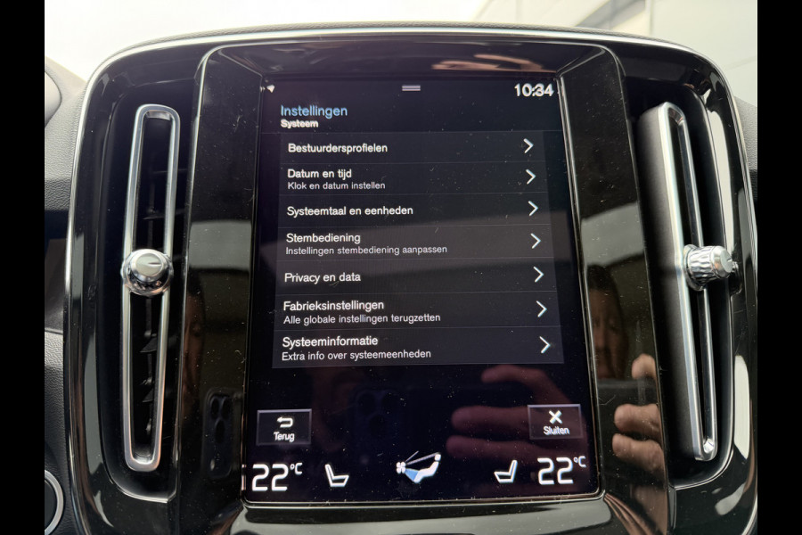 Volvo XC40 1.5 T4 Plug-in hybrid Ultimate Dark (Elektrisch Schuifdak - Trekhaak - Harman/Kardon - Leder incl verwarming/geheugen - Elektris
