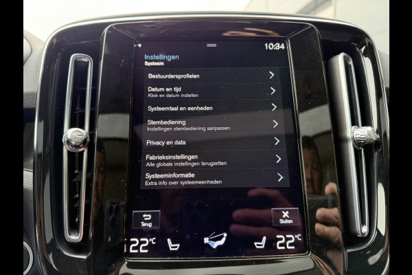Volvo XC40 1.5 T4 Plug-in hybrid Ultimate Dark (Elektrisch Schuifdak - Trekhaak - Harman/Kardon - Leder incl verwarming/geheugen - Elektris
