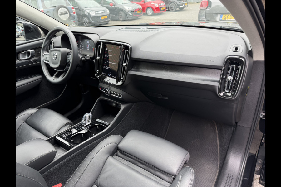 Volvo XC40 1.5 T4 Plug-in hybrid Ultimate Dark (Elektrisch Schuifdak - Trekhaak - Harman/Kardon - Leder incl verwarming/geheugen - Elektris