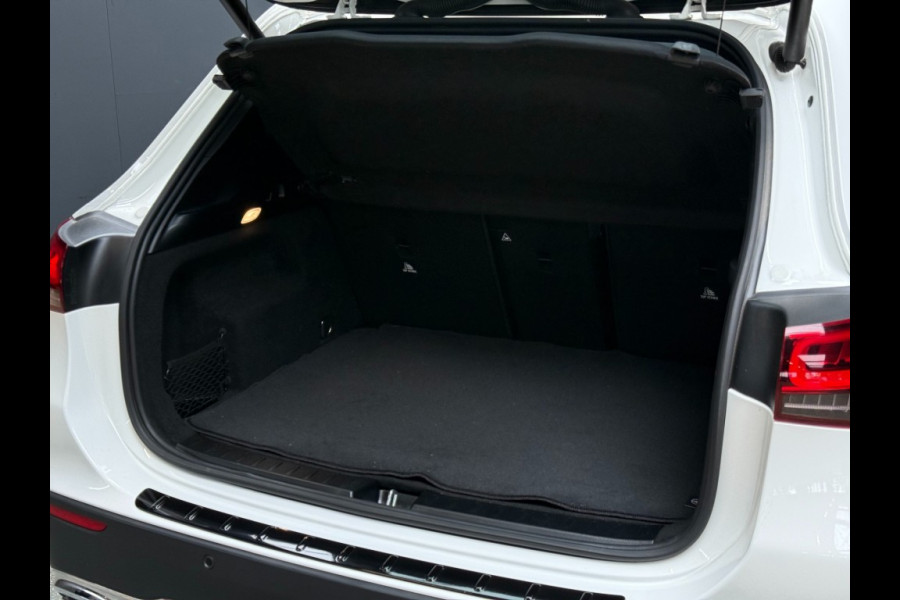 Mercedes-Benz GLA GLA 200 Progressive Leer/Trekhaak/19inch/Premium-pakket/Parkeerpakket/new model
